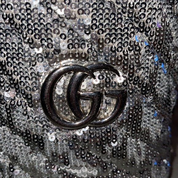 Preloved Gucci bucket bag mini with silver Sequence pristine condition dust bag. - Picture 3 of 9